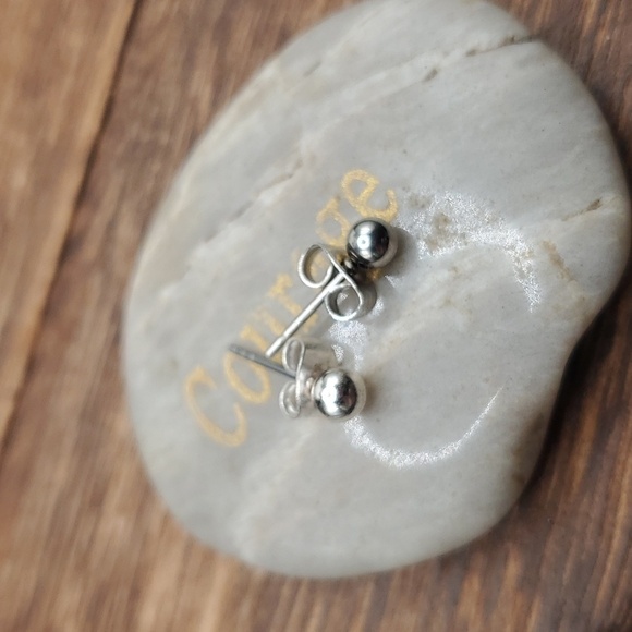 E311 silver tone bulb earrings nwt - Picture 2 of 2